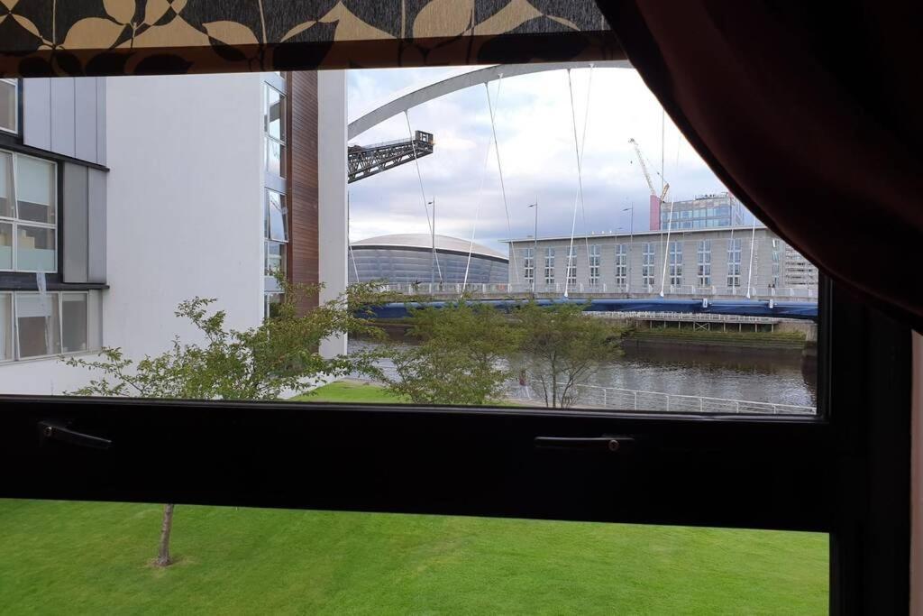 Riverview Apartment Glasgow Exteriör bild